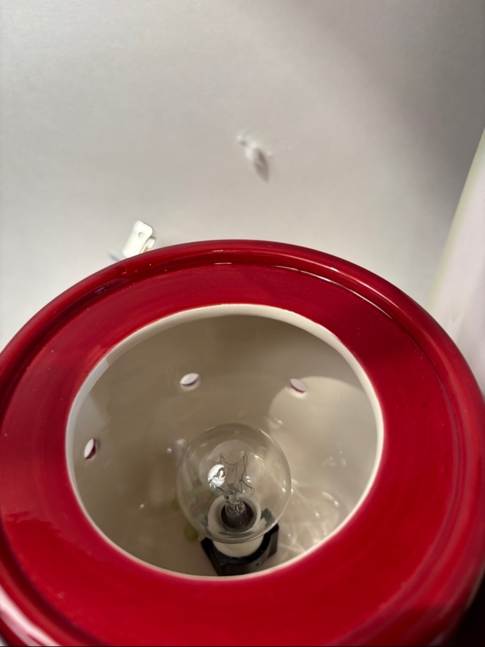 Scentsy Apple Ceramic Warmer - Red with Green Leaves - Picture 4 of 6